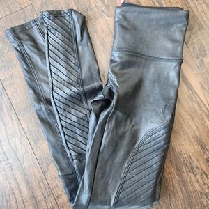 Spanx moto faux leather leggings sz small